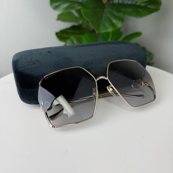 GUCCI Oversize Square-frame Sunglasses In Gold - Picture 2 of 3